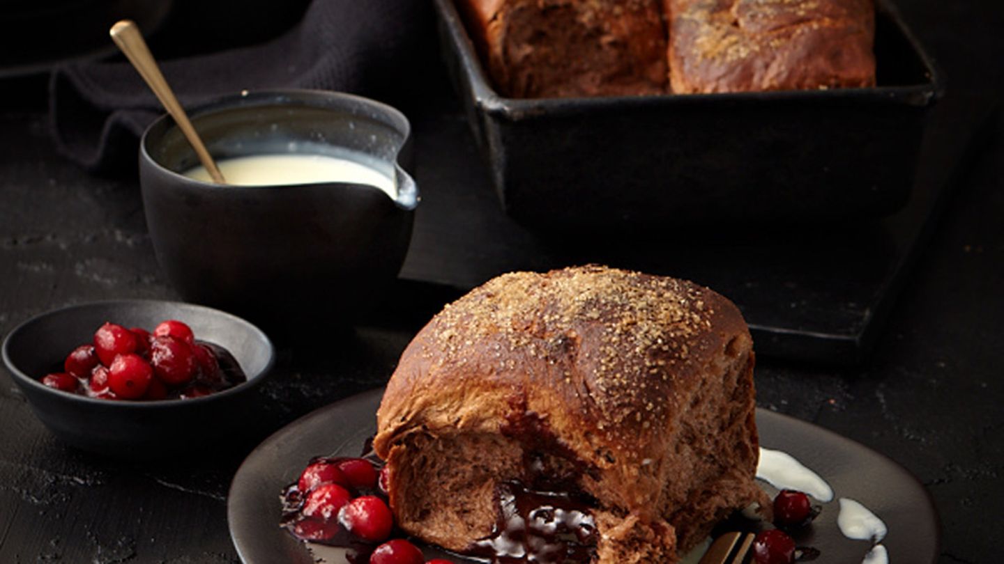 Dampfnudeln mit Cranberrysauce Rezept