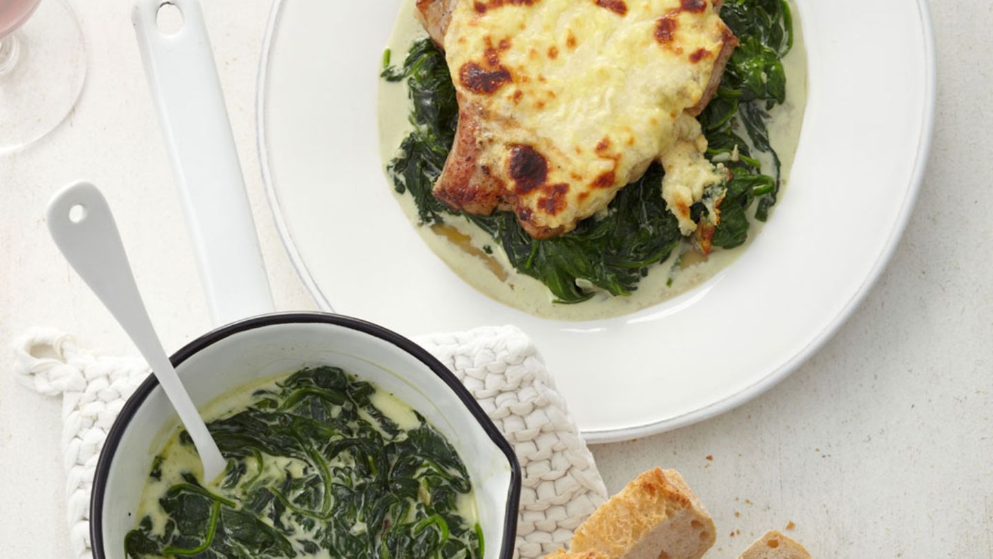 Gruyère-Koteletts auf Rahmspinat Rezept
