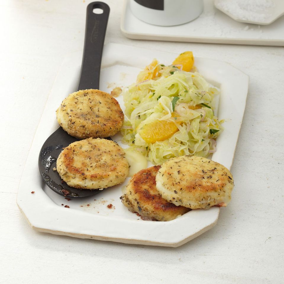 Panierte Ziegenkäsetaler mit Fenchelsalat