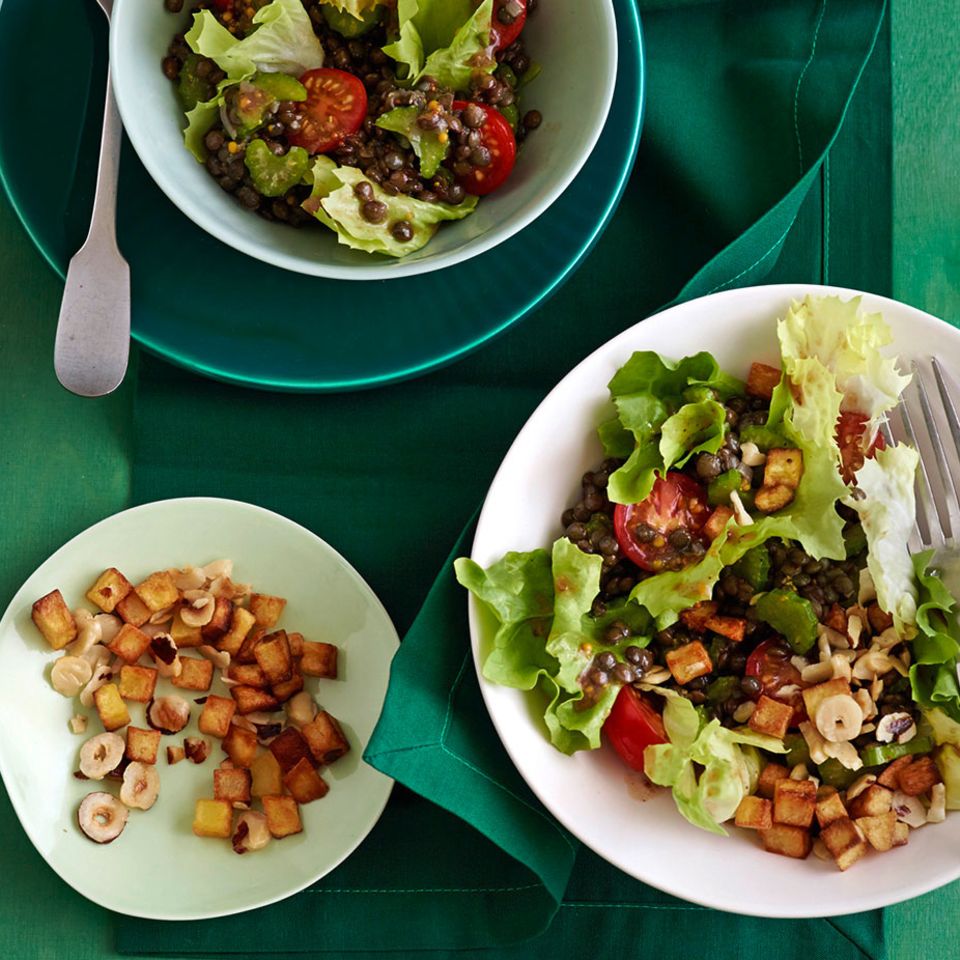 Endivien Linsen Salat Mit Nuss Kartoffel Wurfeln Rezept Essen Und Trinken