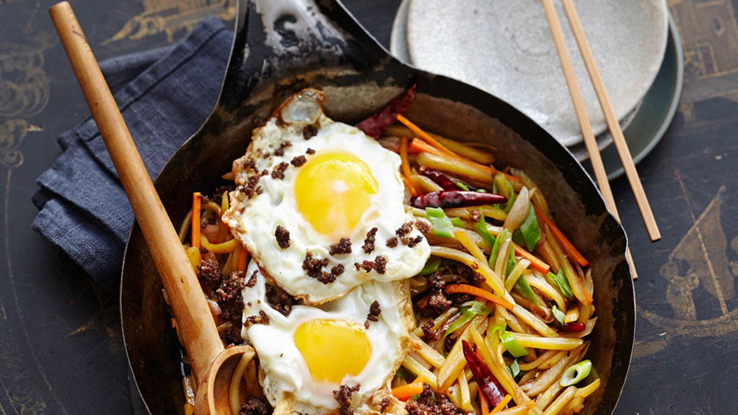 Chili-Bratkartoffeln mit Spiegelei Rezept