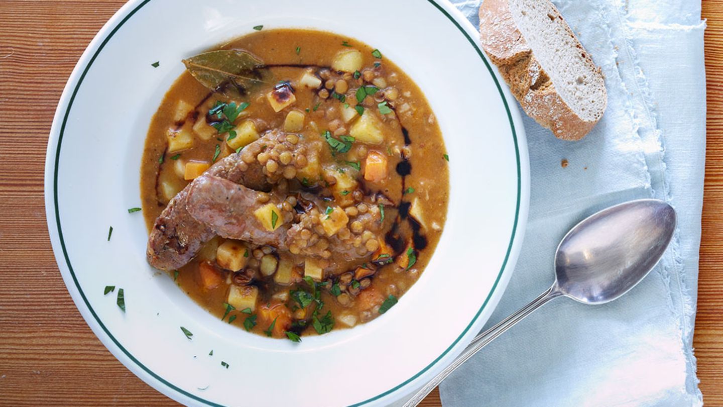 Linseneintopf mit Salsiccia Rezept