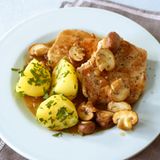 Schnitzel mit Pilzragout