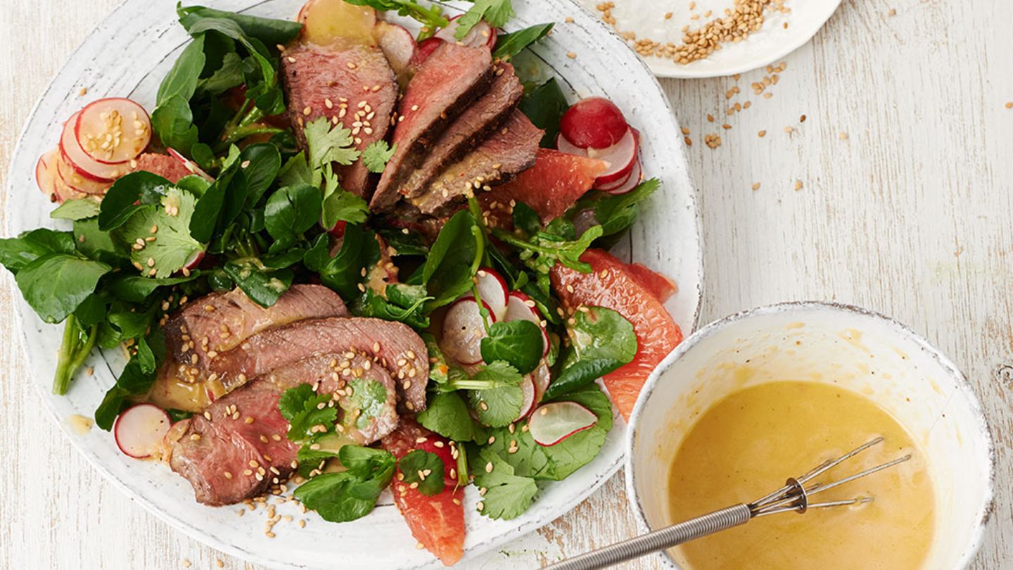 Brunnenkressesalat mit Hüftsteak-Tagliata Rezept - [ESSEN UND TRINKEN]