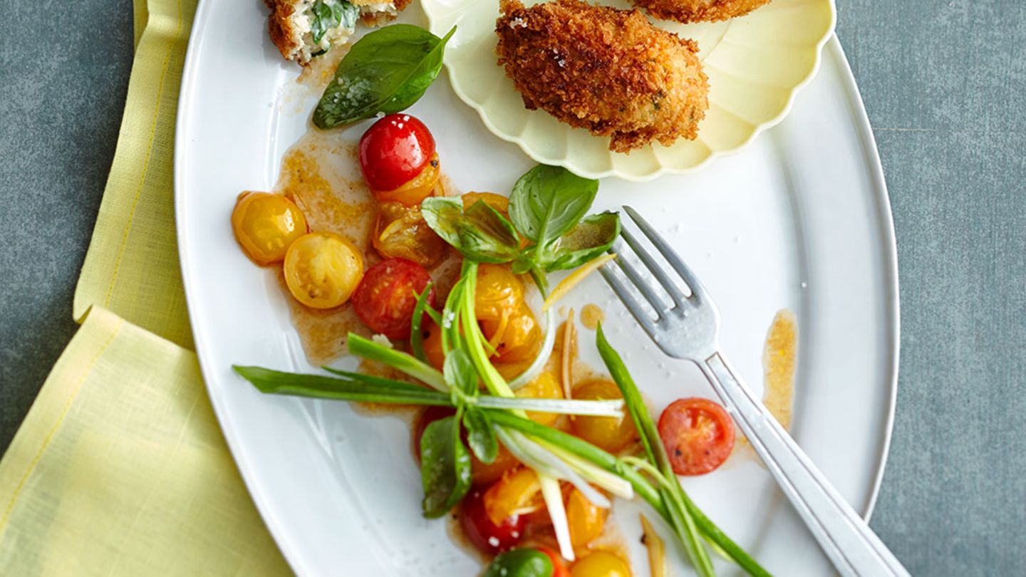Hähnchen-Kroketten mit Tomatensalat Rezept