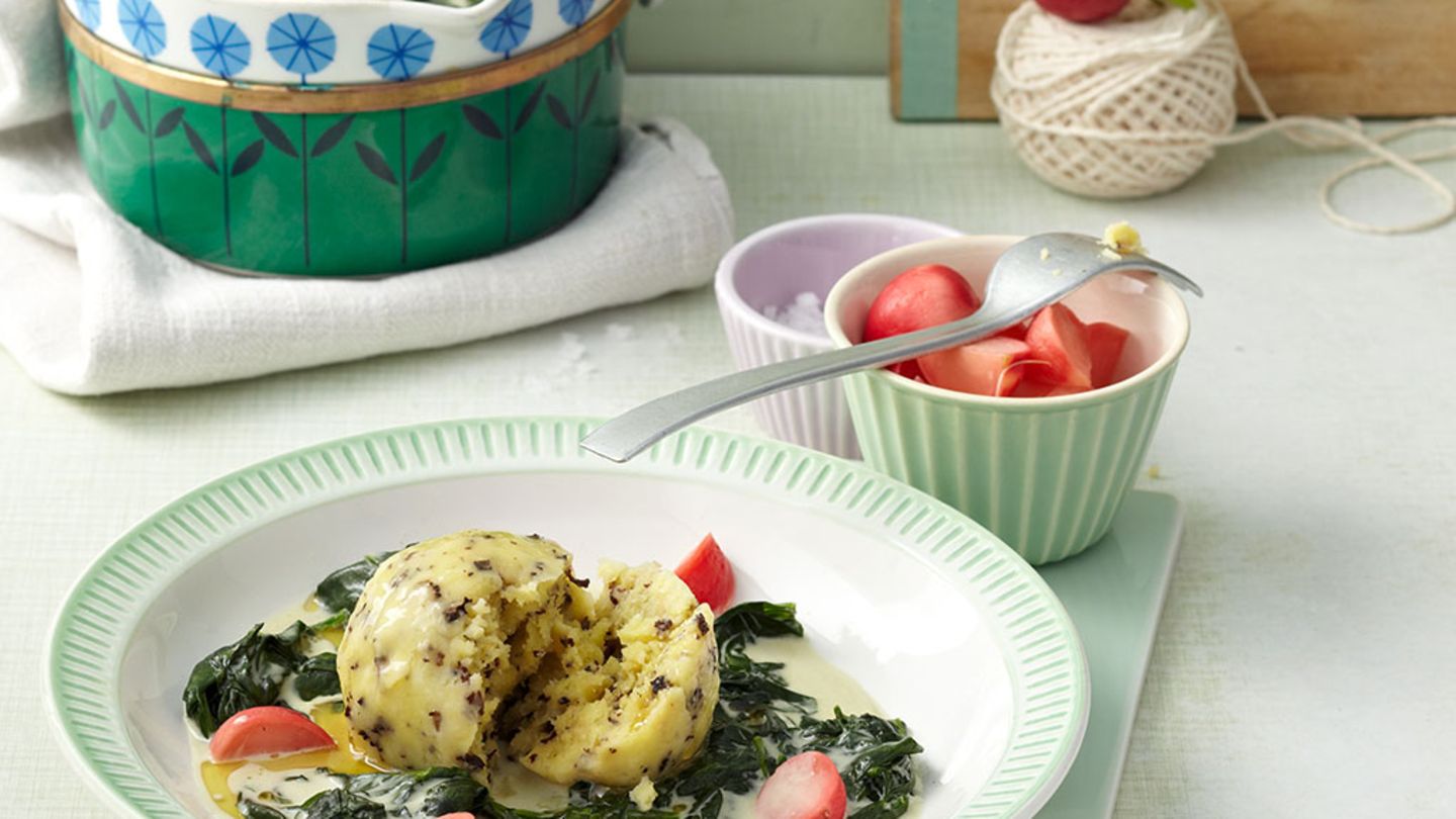 Kartoffel-Morchel-Knödel mit Rahmspinat Rezept