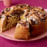 Rosenkuchen mit Kirschen