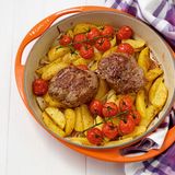 Lammsteaks auf Kartoffeln
