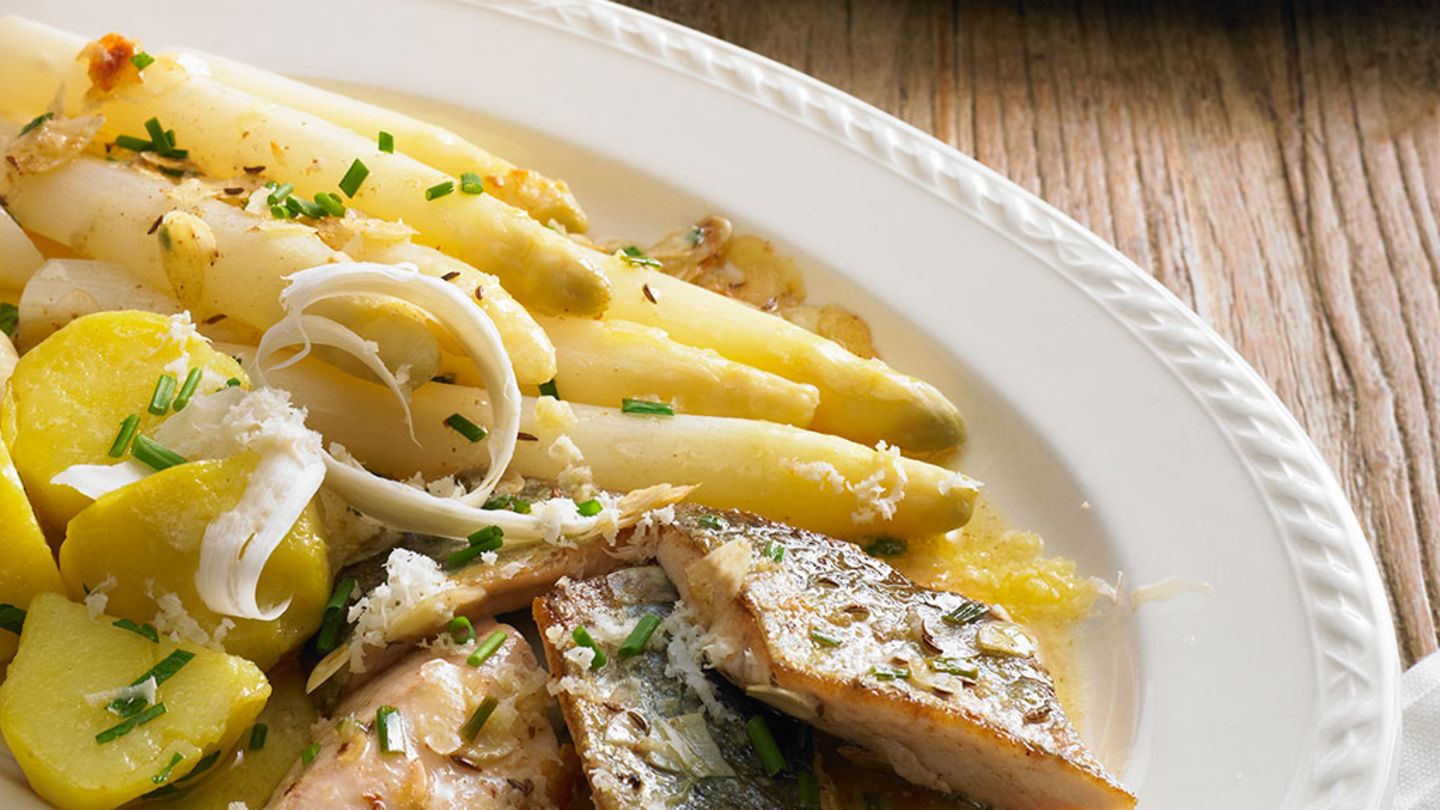 Spargel mit Forellenfilets und Mandelbutter Rezept