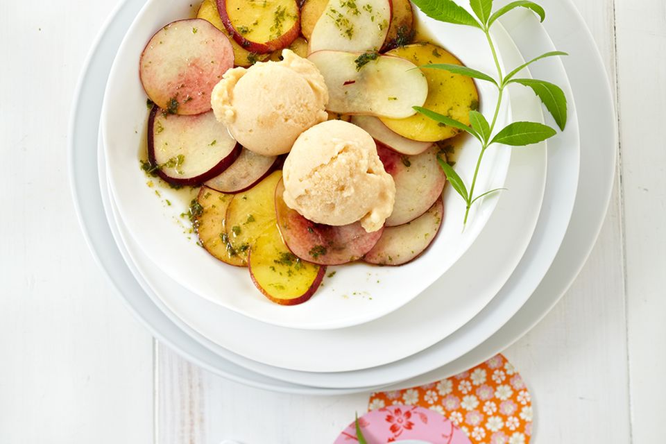 Fit durch den Tag mit 10 gesunden Rezepten Fit durch den Tag mit 10 gesunden Rezepten