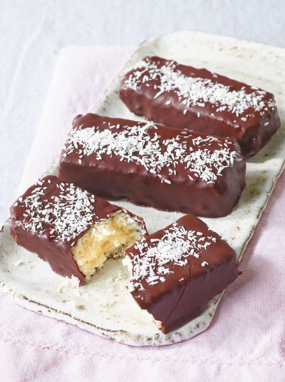 Zum Naschen oder Verschenken: Schoko-Kokos-Riegel Zum Naschen oder Verschenken: Schoko-Kokos-Riegel