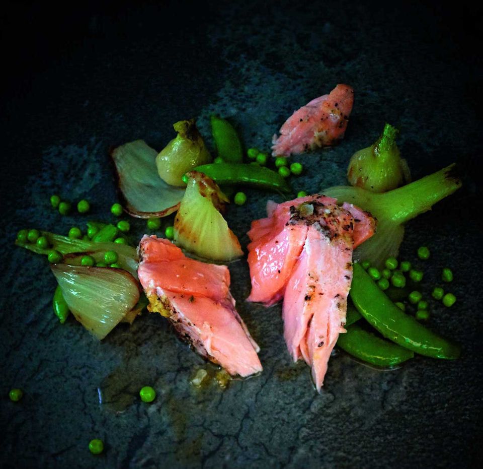 Ofenlachs mit Fenchel und Erbsen Ofenlachs mit Fenchel und Erbsen