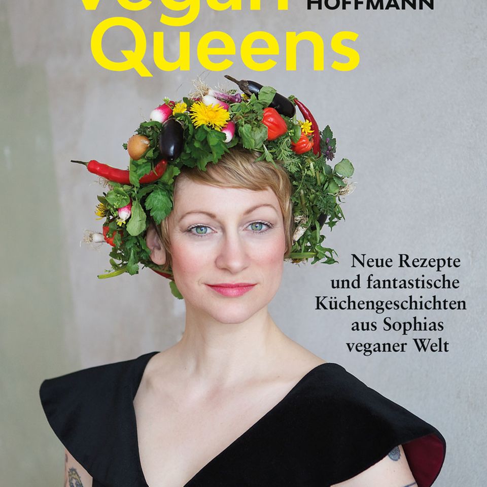 Sophia Hoffmann auf ihrem Buch „Vegan Queens"