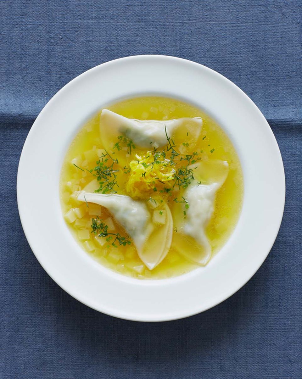 Gelbe-Bete-Suppe mit Kartoffel-Wan-Tan Gelbe-Bete-Suppe mit Kartoffel-Wan-Tan