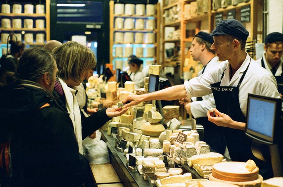 Bei Neal's Yard Dairy gibt es die besten Produkte von über 70 Käseherstellern auf den britischen Inseln. Bei Neal's Yard Dairy gibt es die besten Produkte von über 70 Käseherstellern auf den britischen Inseln.