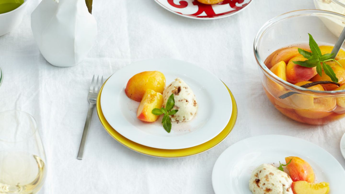 Weiße Mousse mit Pfirsichen Rezept