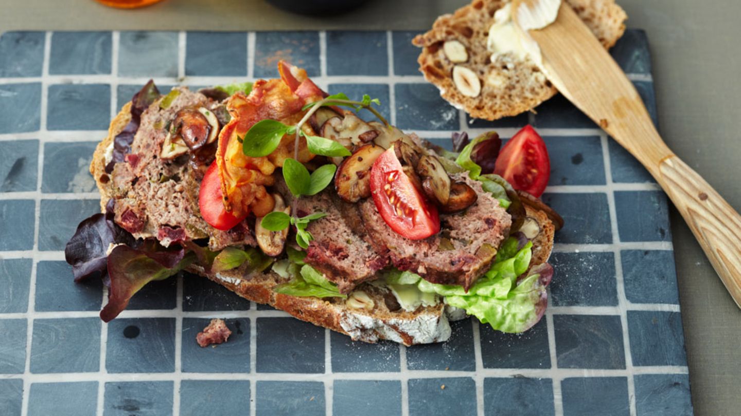 Smørbrød mit Hirsch-Bauernterrine Rezept - [ESSEN UND TRINKEN]