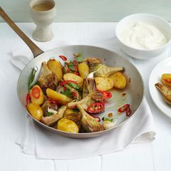 Artischocken-Kartoffel-Pfanne mit Zitronen-Schmand