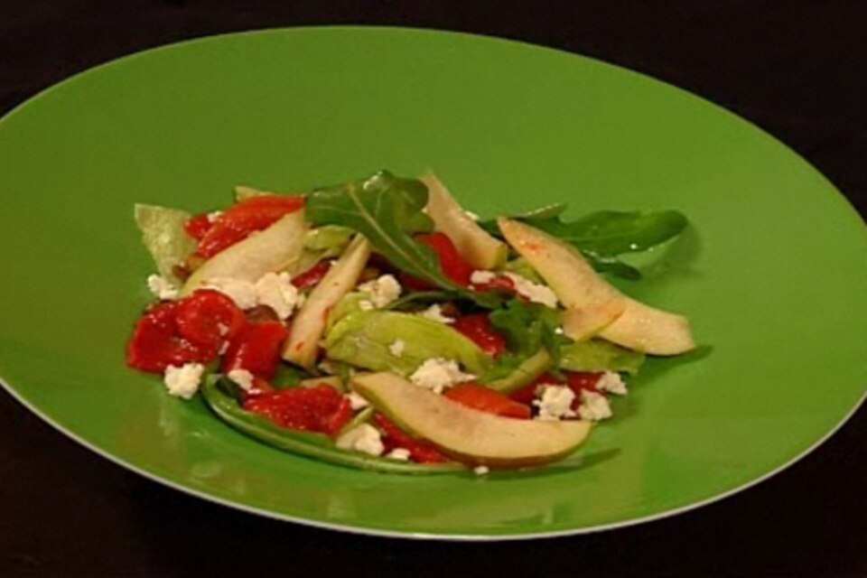 Paprikasalat mit Birnen und Schafskäse Paprikasalat mit Birnen und Schafskäse