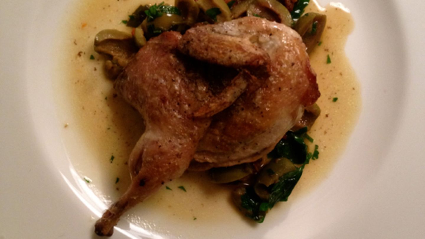 Wachteln mit Oliven und Rosinen Rezept - [ESSEN UND TRINKEN]