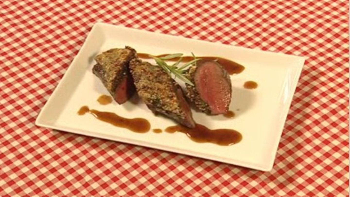 Rehrücken mit Schoko-Kruste Rezept - [ESSEN UND TRINKEN]