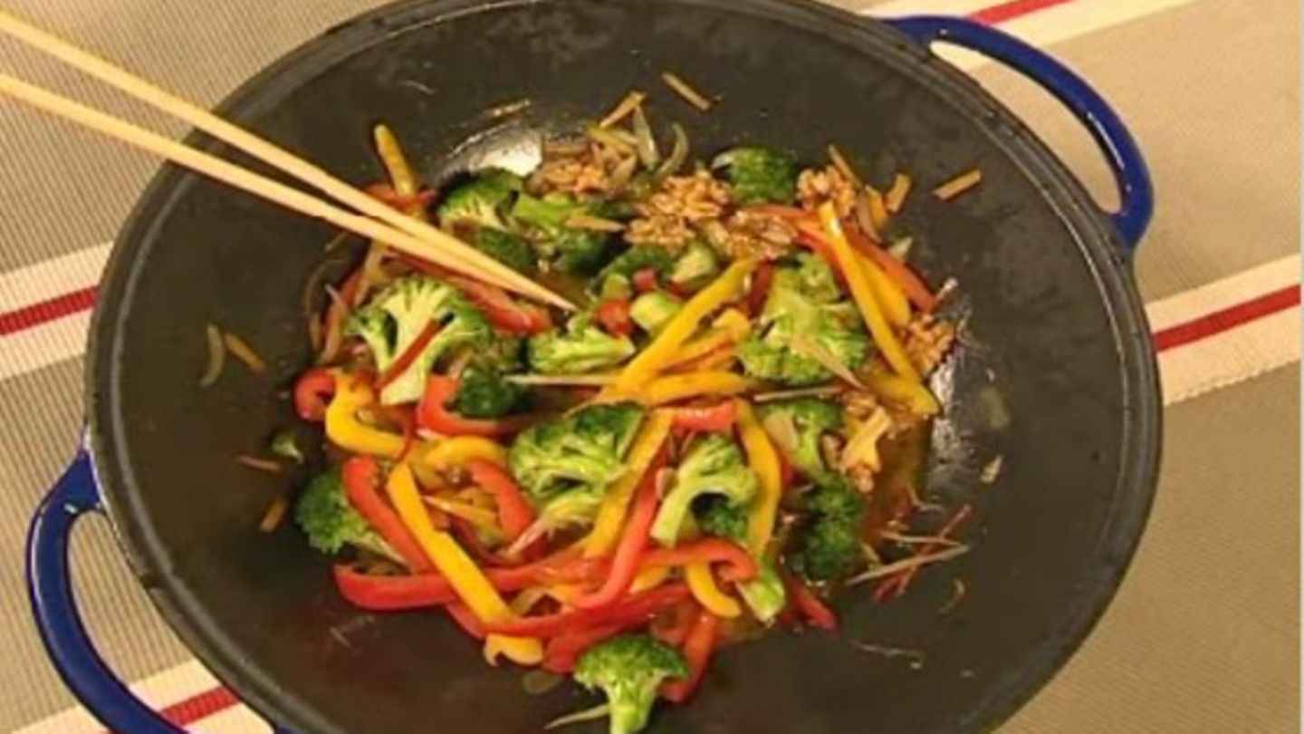 Broccoli-Paprika-Gemüse aus dem Wok Rezept - [ESSEN UND TRINKEN]