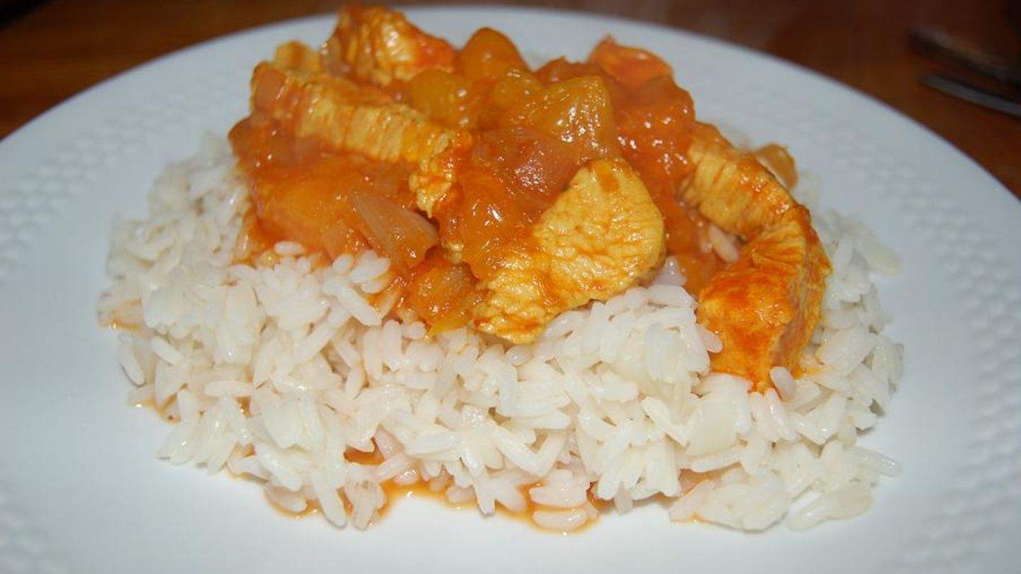 Putencurry mit Mandarinen Rezept - [ESSEN UND TRINKEN]