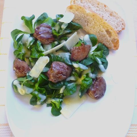 Entenleber auf Feldsalat