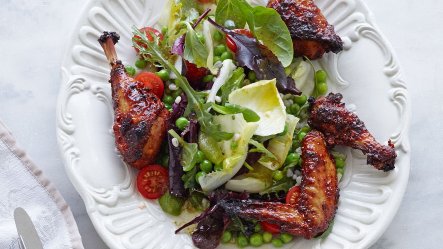 Blattsalat mit Graupen und Koriander-Hähnchen Rezept