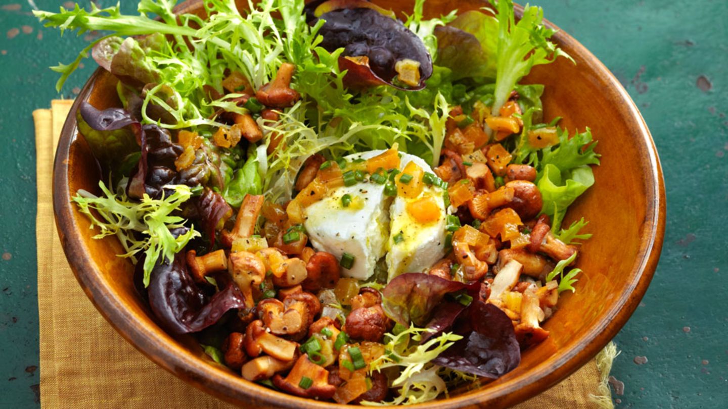 Lauwarmer Pfifferlingssalat mit Ziegenkäse Rezept