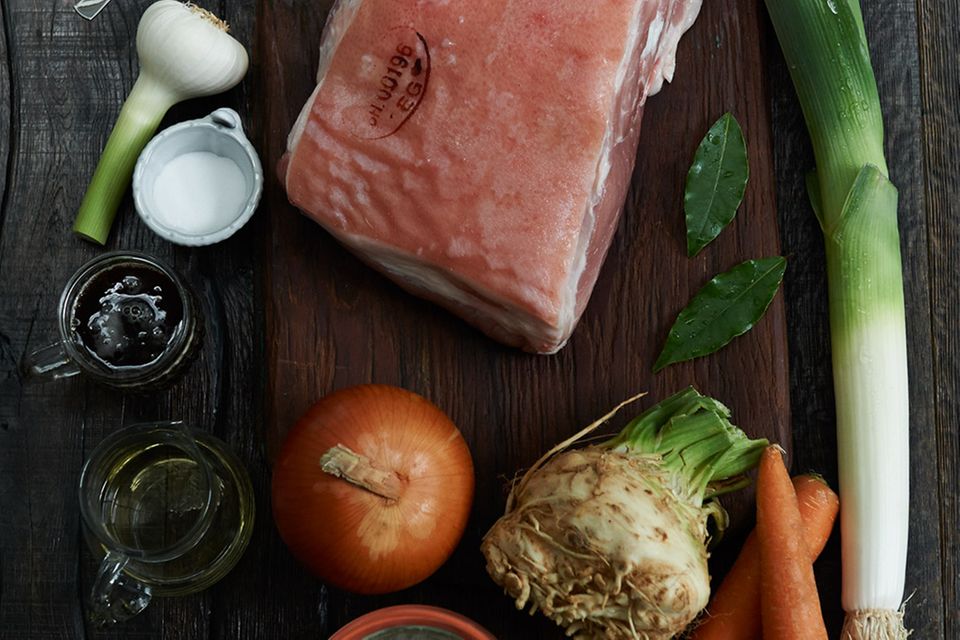 Schweinekrustenbraten mit Biersauce (Grundrezept) Schweinekrustenbraten mit Biersauce (Grundrezept)