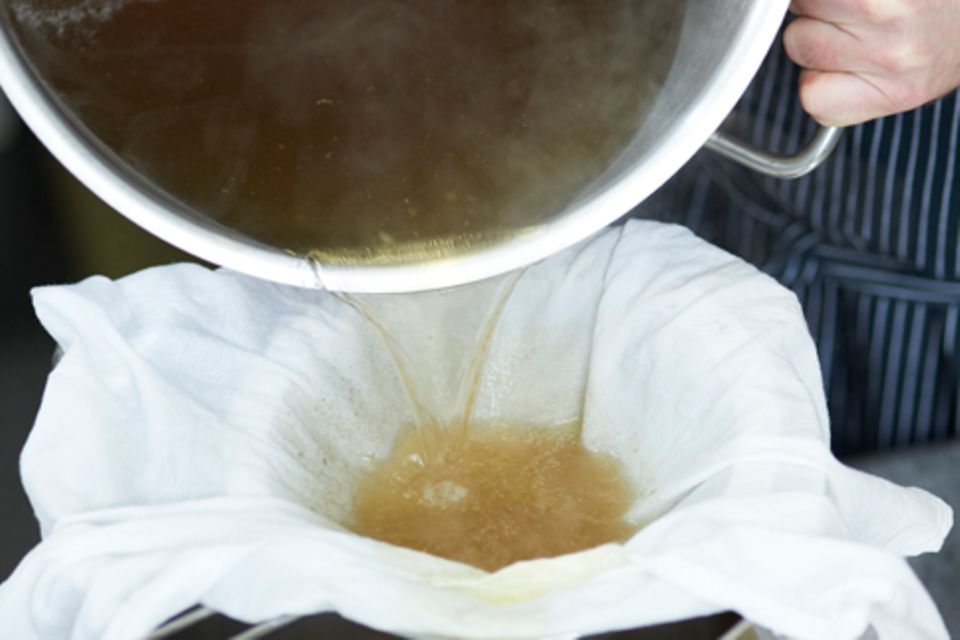 Wie macht man eigentlich... Hühnersuppe Wie macht man eigentlich... Hühnersuppe