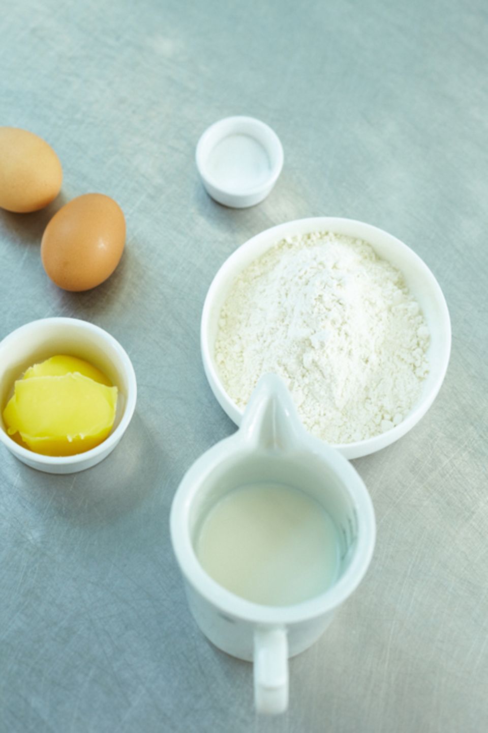 Man braucht nicht viele Zutaten für den perfekten Pfannkuchenteig Man braucht nicht viele Zutaten für den perfekten Pfannkuchenteig