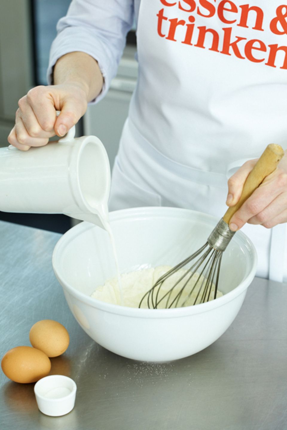 Alle Zutaten gut miteinander verrühren damit der Teig nicht klumpig wird Alle Zutaten gut miteinander verrühren damit der Teig nicht klumpig wird