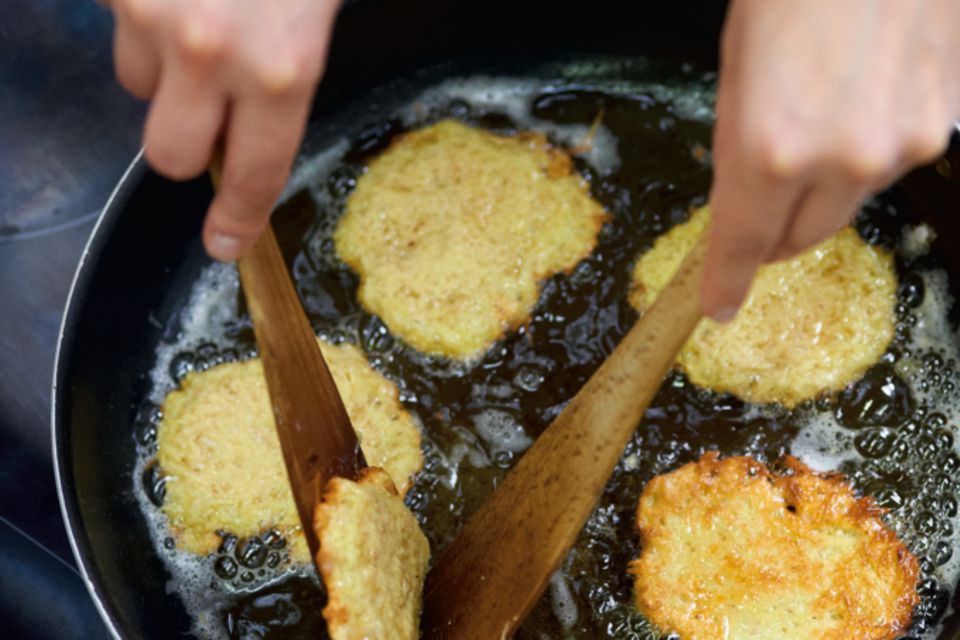 Wie macht man eigentlich... Kartoffelpuffer Wie macht man eigentlich... Kartoffelpuffer