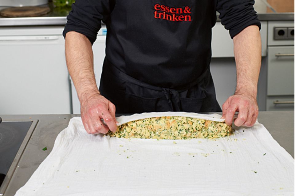 Wie macht man eigentlich... Serviettenknödel Wie macht man eigentlich... Serviettenknödel