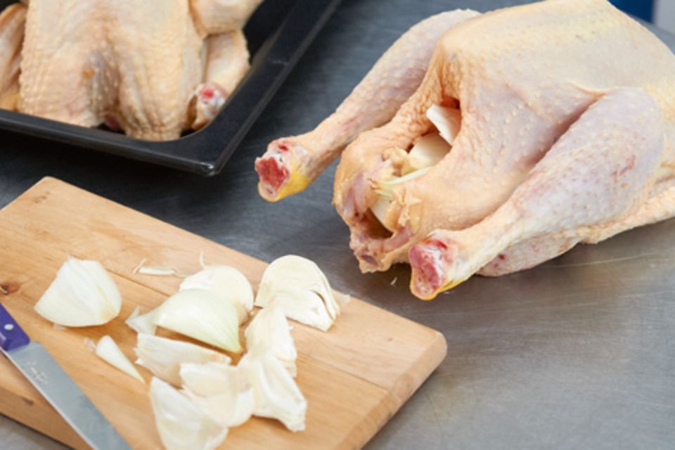 Wie macht man eigentlich... Brathähnchen Wie macht man eigentlich... Brathähnchen