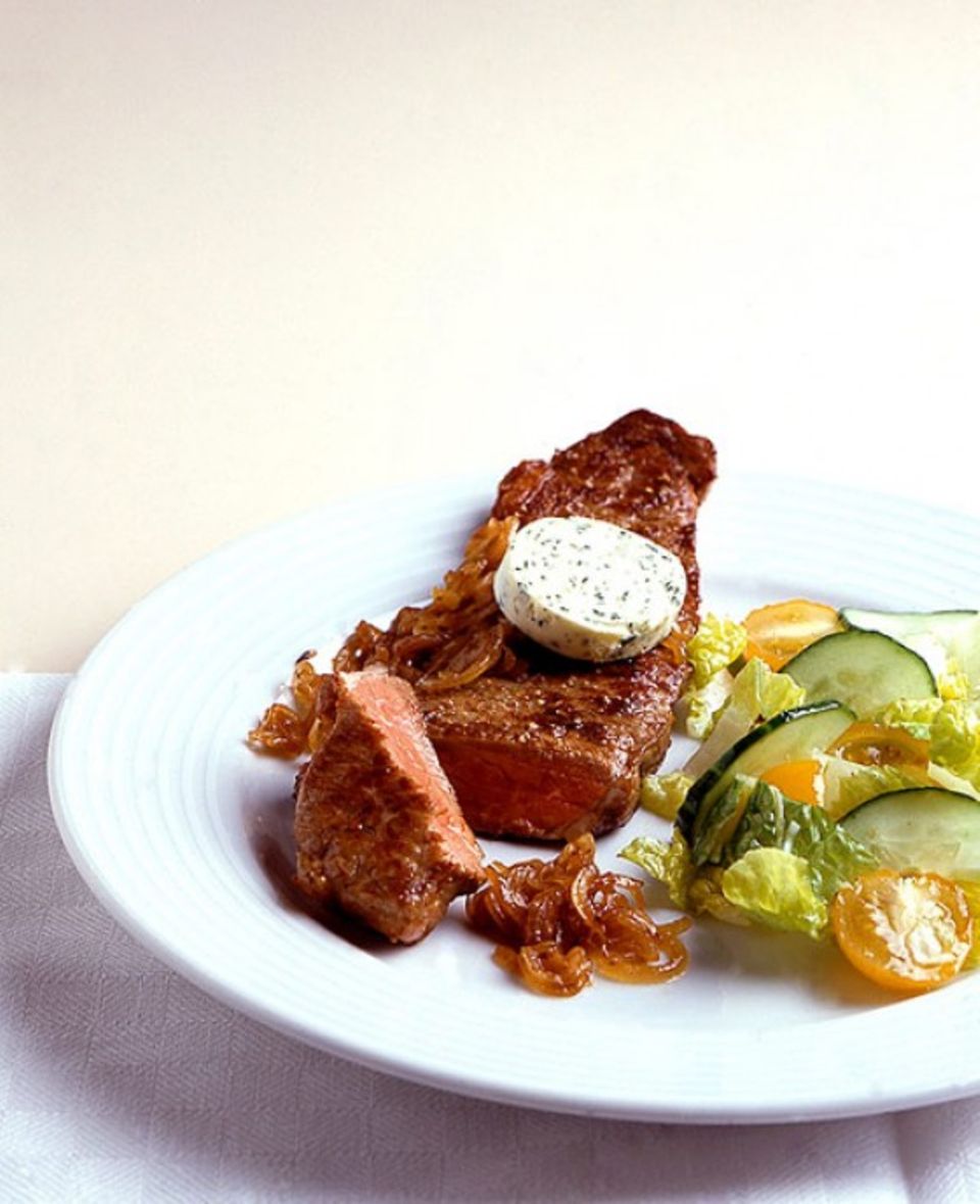 Rumpsteak mit Zwiebeln Rumpsteak mit Zwiebeln