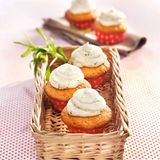 Getränkte Orangen-Cupcakes mit Ricotta-Estragon-Creme