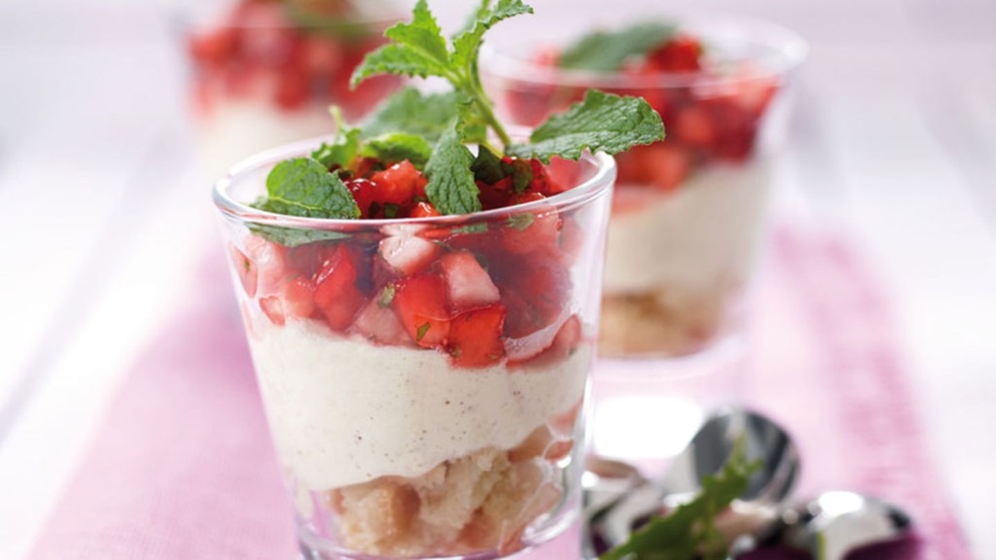 Kokos-Ananas-Erdbeer-Tiramisu Rezept