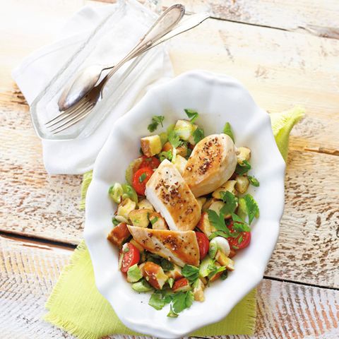 Pfefferhühnchen mit Laugenstangen-Salat