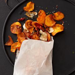 Süßkartoffel-Chips mit Limettensalz