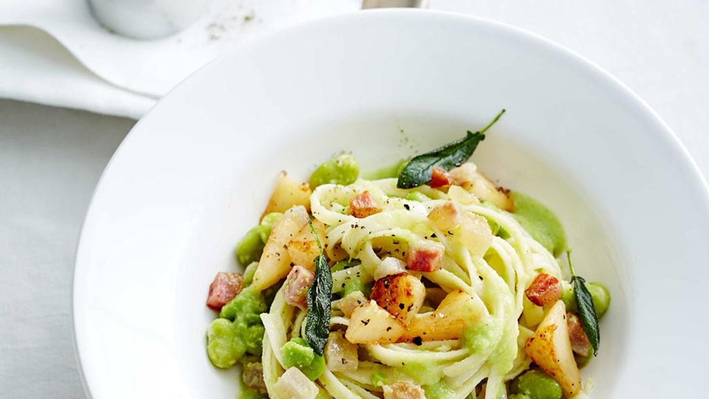 Fettuccine mit Guanciale,Birne und grünen Bohnenkernen Rezept