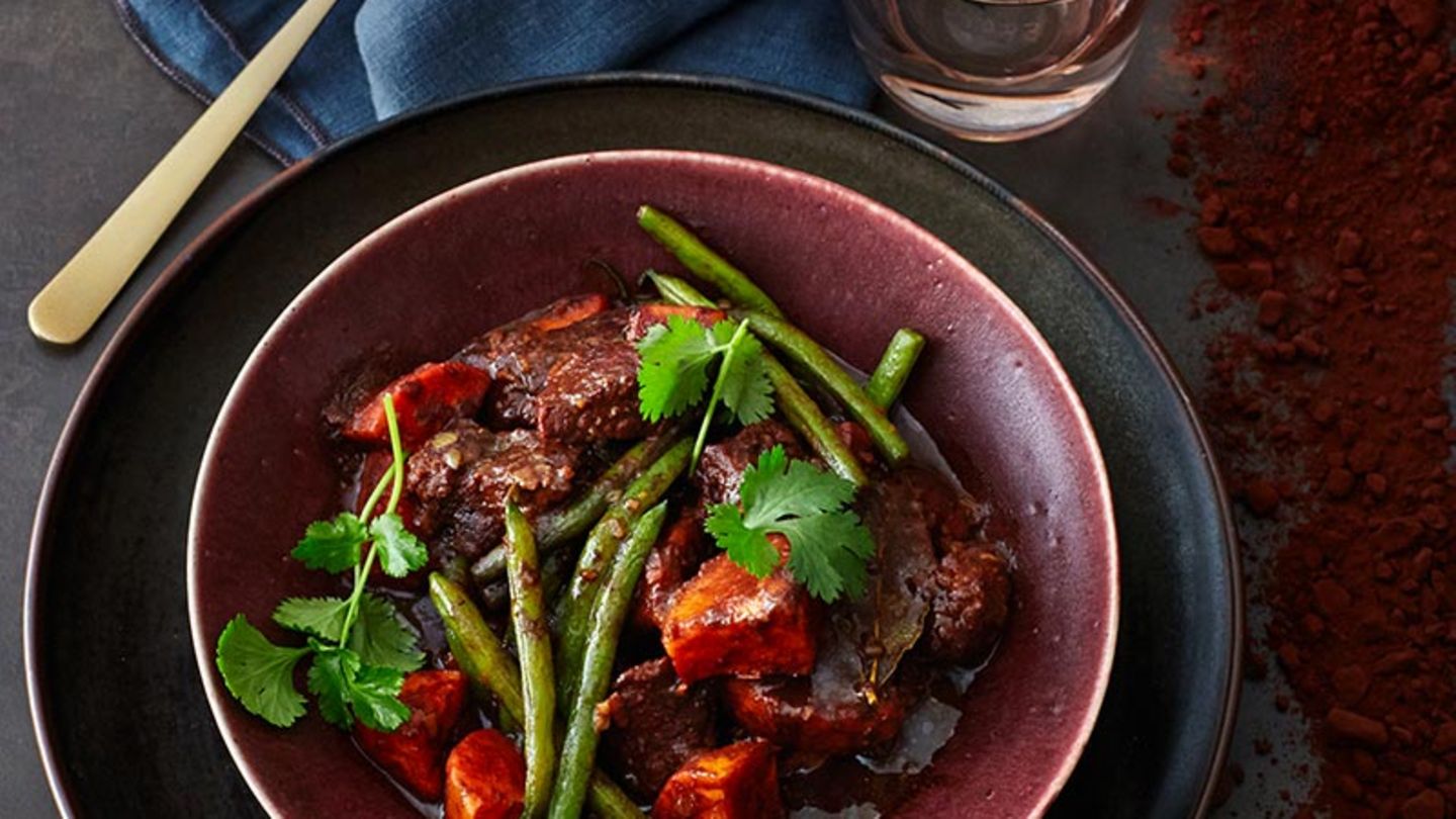 Lammragout mit Süßkartoffel und Kakaosauce Rezept