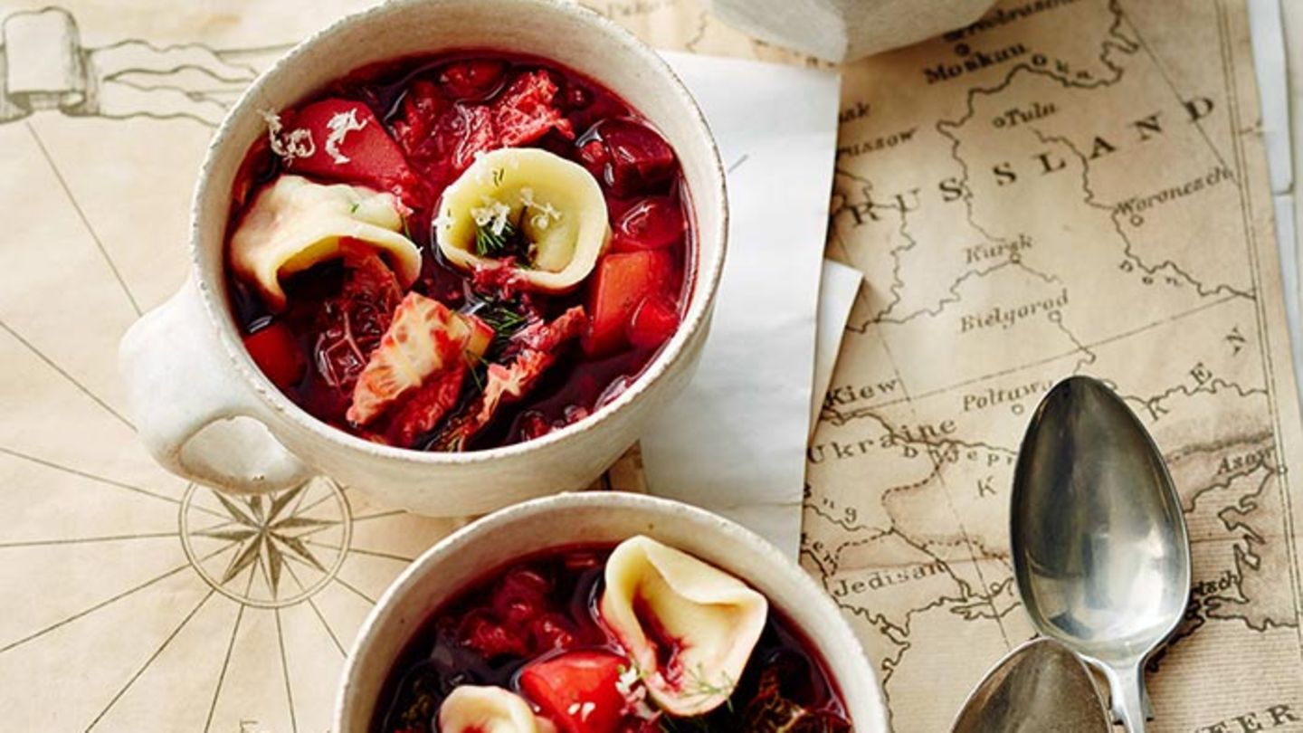 Borschtsch mit Pelmeni Rezept