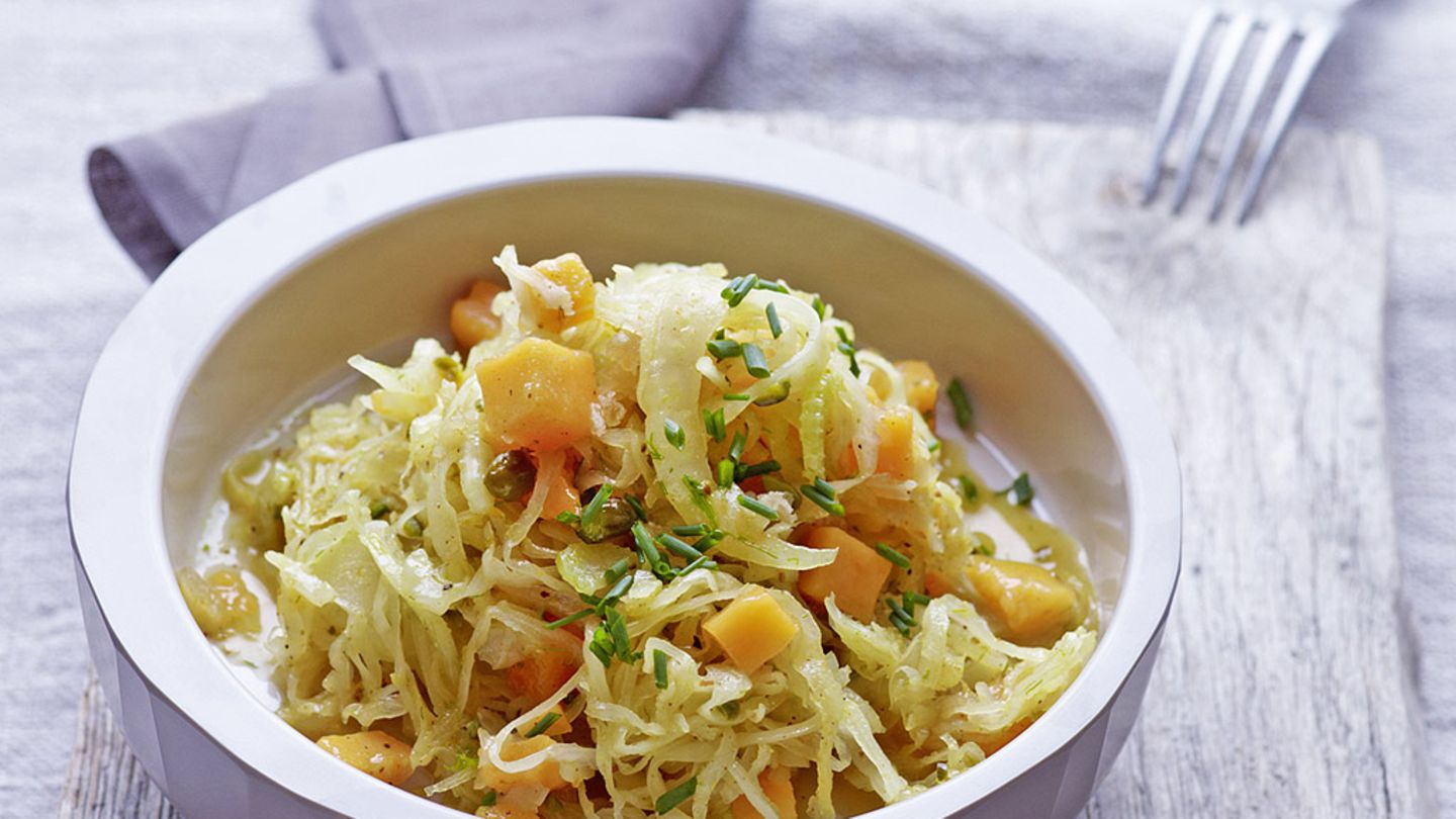 Sauerkraut-Fenchel-Salat mit Mango Rezept