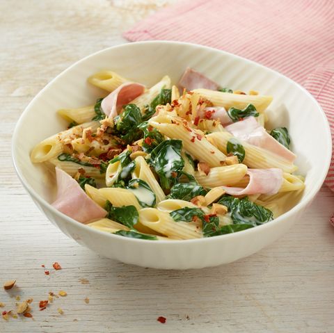 Penne mit Spinat-Käse-Sauce