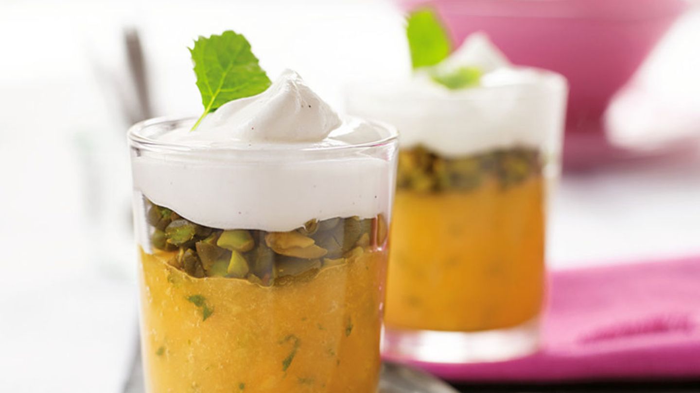 Mangopüree mit Vanillecreme und Pistazien Rezept