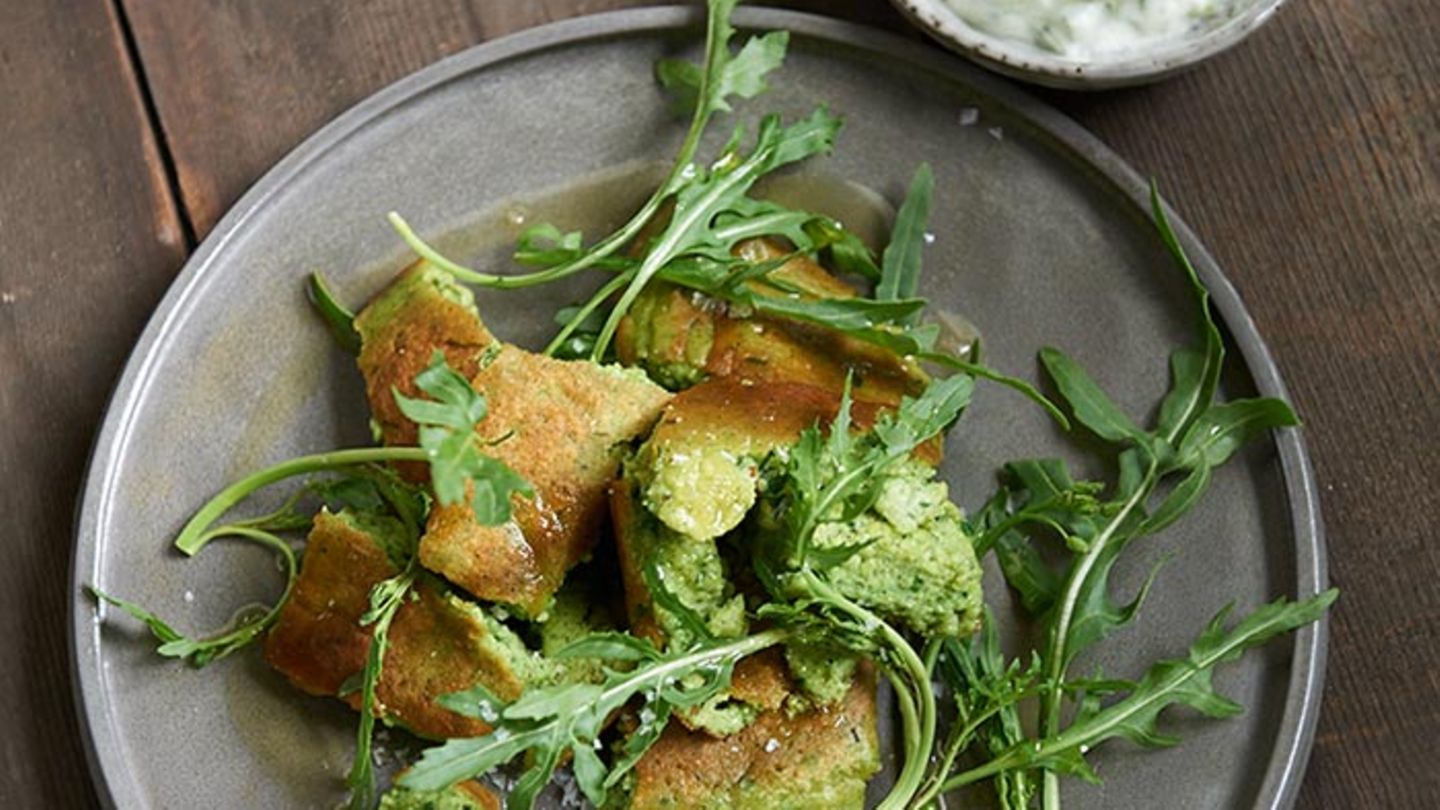 Kräuterschmarren mit Zaziki Rezept
