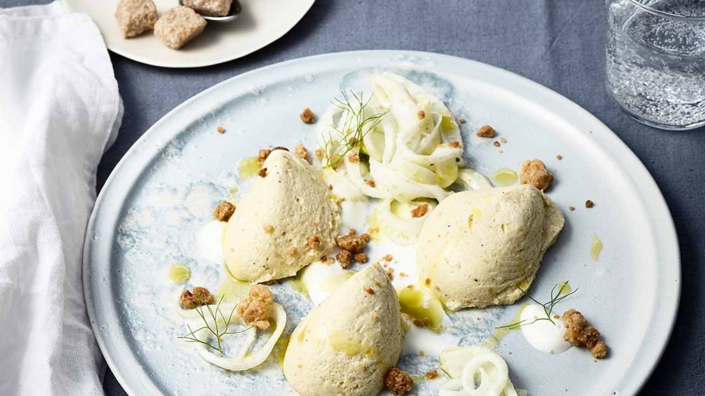 Passionsfrucht-Mousse und Streusel Rezept